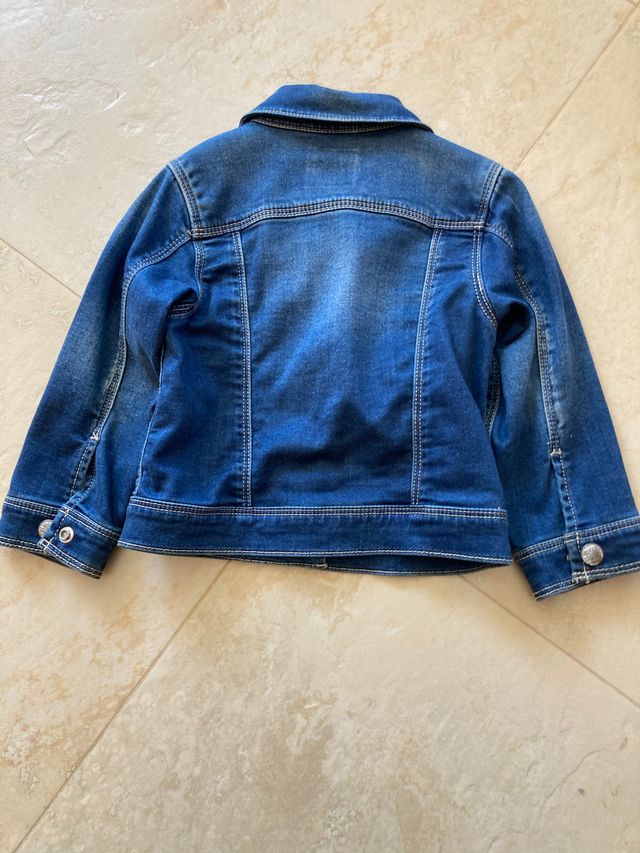 Cazadora levis 24 meses