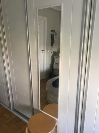 Espejo de pared con marco blanco DIM. 33 X 132 CM. de segunda mano por