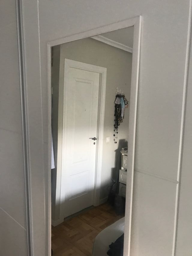 Espejo de pared con marco blanco DIM. 33 X 132 CM. de segunda mano por