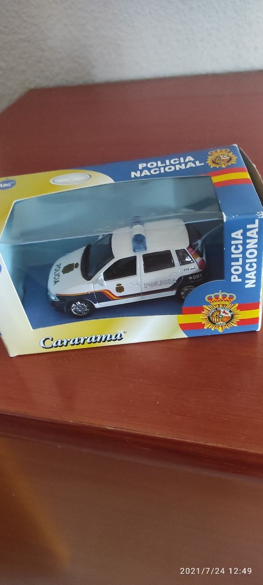 Coche y/ o avión caza.