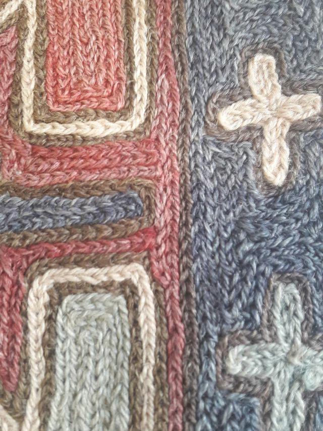 SUZANI , ALFOMBRA / TAPIZ , BORDADA EN CADENETA