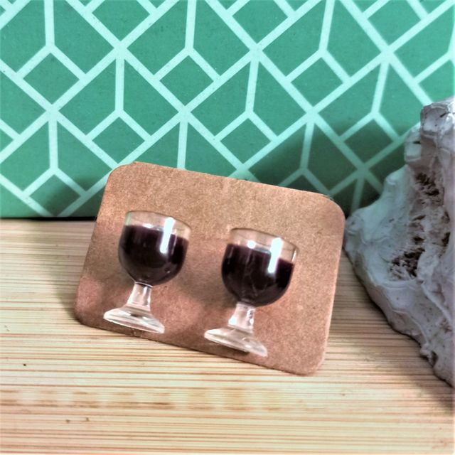 Lindos pendientes de copa de vino en miniatura