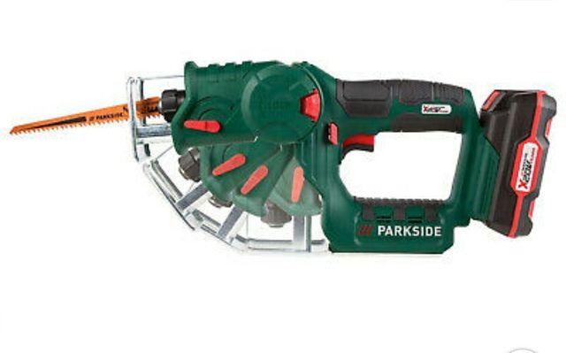 Sierra recargable de calar y sable.