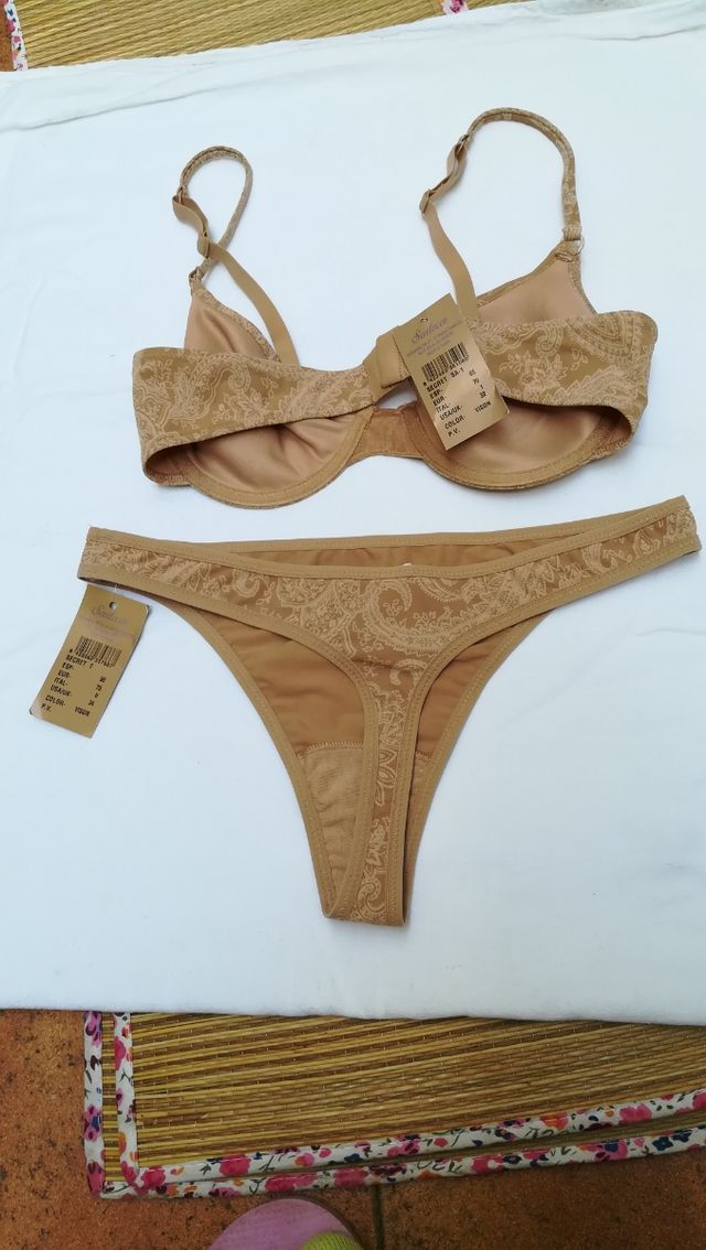 CONJUNTO de CHICA.. SUJETADOR y BRAGA NUEVO