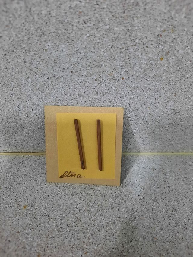 Pendientes de cobre tallados a mano, nuevos