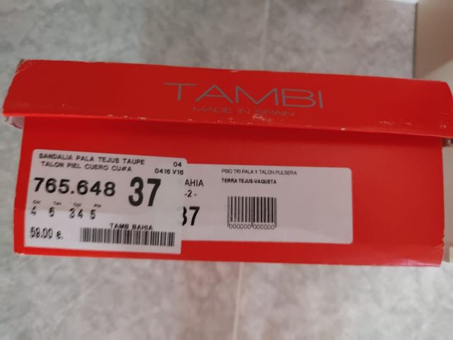 Sandalia cuña piel de Tambi