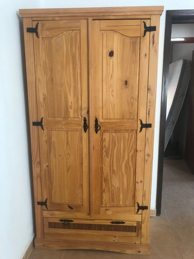 Armario de madera 195x98x55 de segunda mano por 35 € en Castellón de la