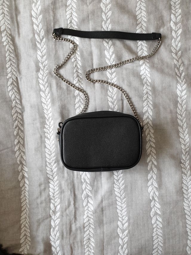 bolso negro cruzado