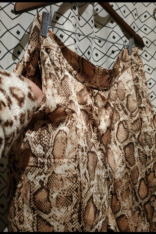 Pantalón serpiente talla grande