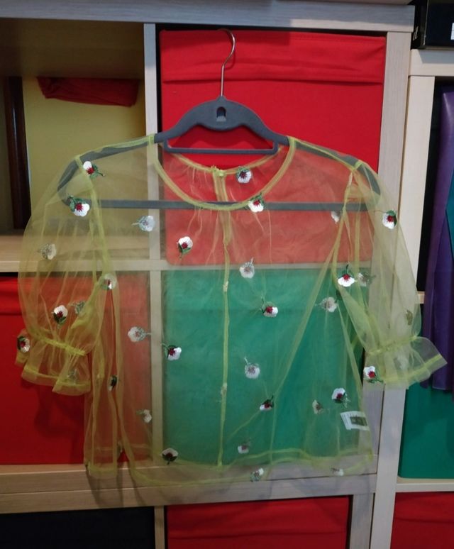 Top transparente floral