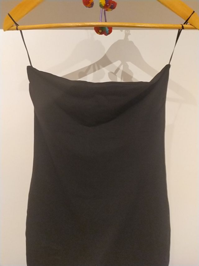 Vestido negro palabra de honor.