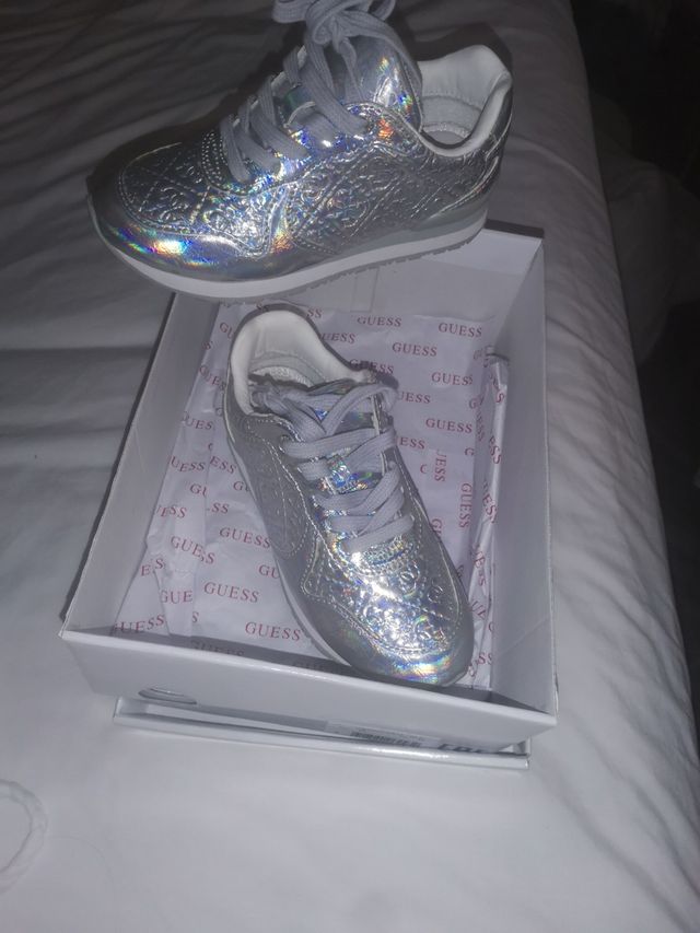 Zapatillas Guess plateadas