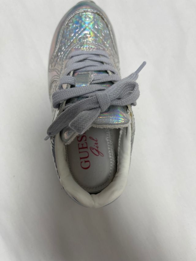 Zapatillas Guess plateadas