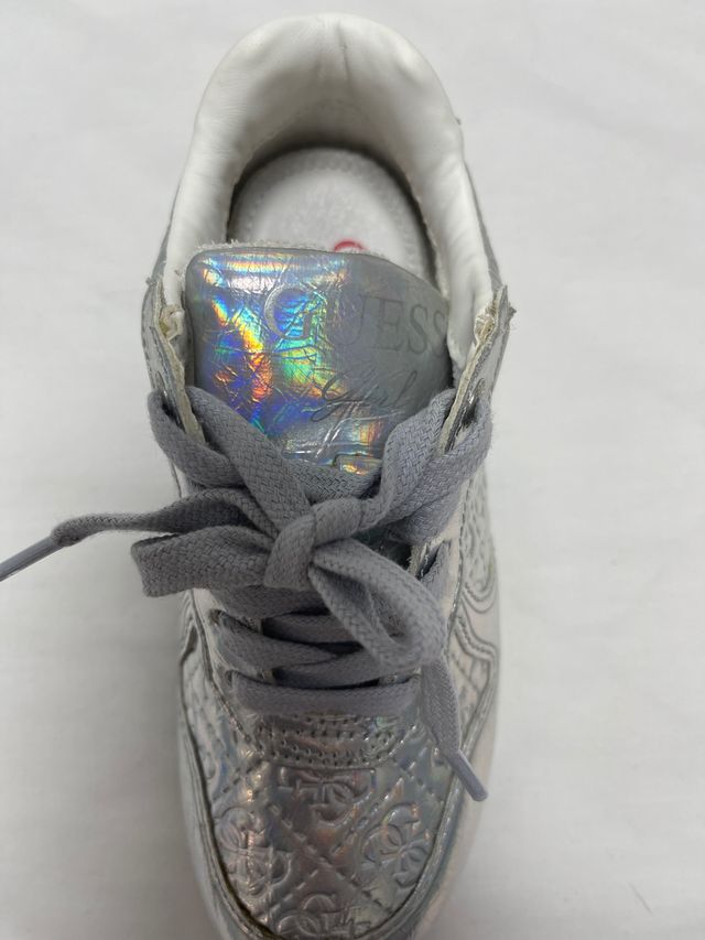 Zapatillas Guess plateadas