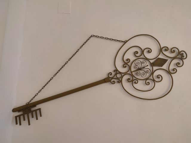 LLAVE DE HIERRO FORJADO.