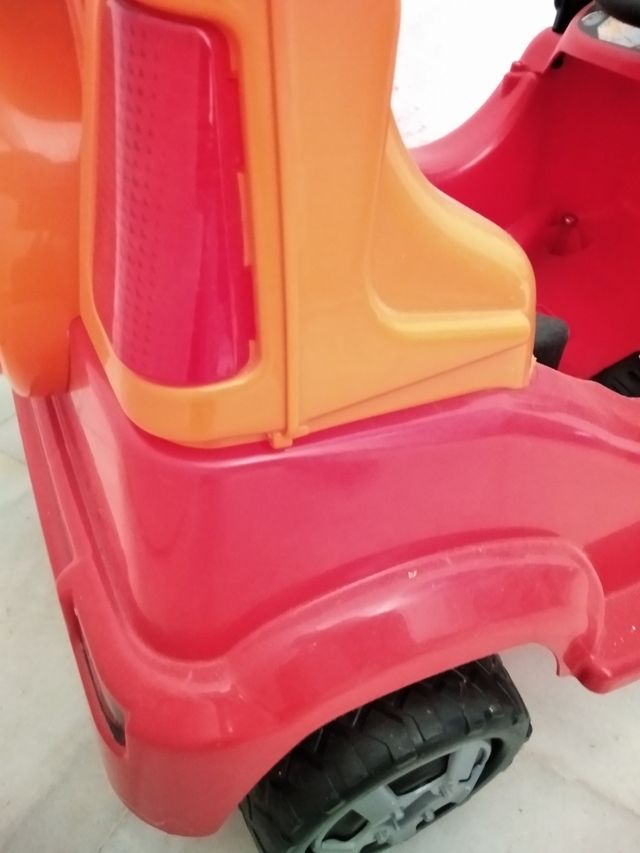 COCHE DE BATERÍA DE JUGUETE CON CAJA DE EMBALAJE