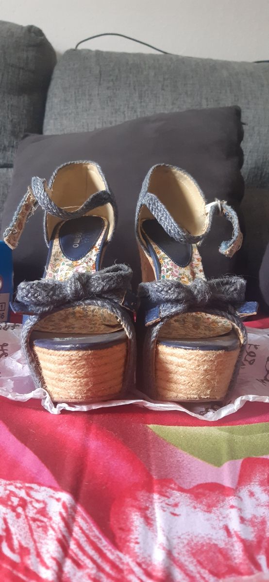 Sandalo blu scuro taglia 35