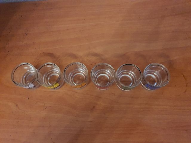 vasos de cristal de chupitos