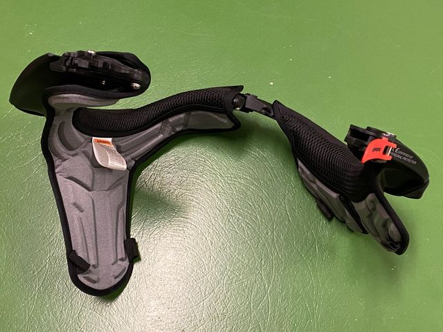 Collarín Leatt DBX Comp 4 sin estrenar