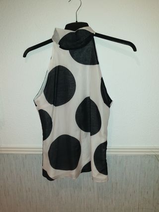 Blusa cuello halter Zara de segunda mano por 15 EUR en Madrid en WALLAPOP
