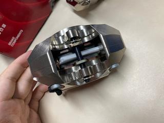 Pinza trasera brembo p2 34mm 84mm