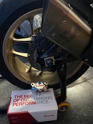Pinza trasera brembo p2 34mm 84mm