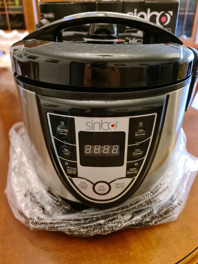 Robot cocina a estrenar