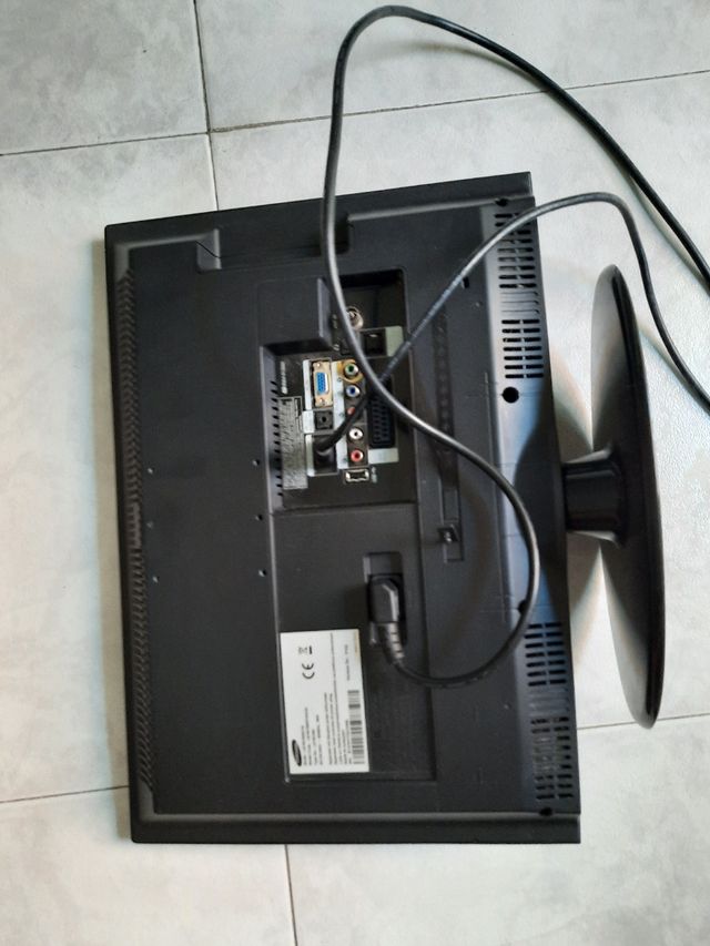 Televisión Samsung LCD 19" Seminueva