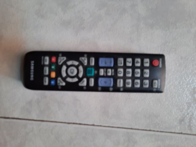 Televisión Samsung LCD 19" Seminueva