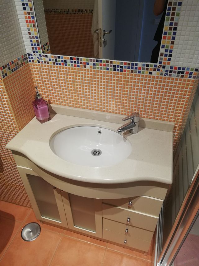 Mueble baño + lavabo de segunda mano por 70 € en Madrid en WALLAPOP