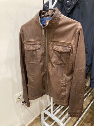 Cazadora imitación piel marrón Zara talla S de segunda mano por 40 EUR en  Albacete en WALLAPOP