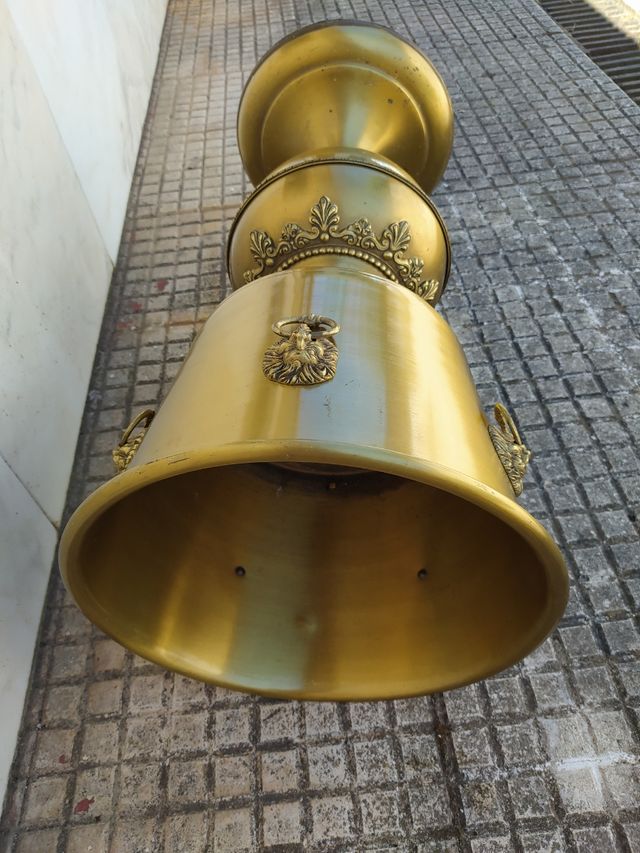 Tiesto de pie vintage