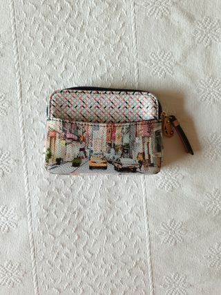 Monedero parfois de segunda mano por 5 EUR en Logroño en WALLAPOP