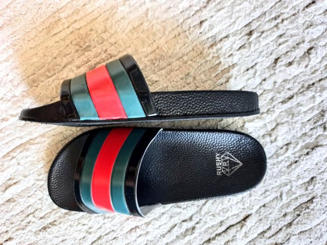 sandalia engomada tipo pala /Sin estrenar