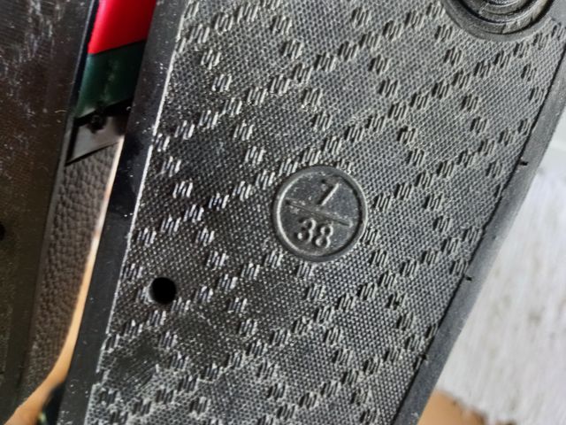 sandalia engomada tipo pala /Sin estrenar