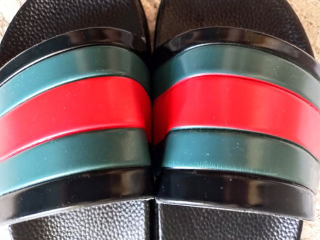 sandalia engomada tipo pala /Sin estrenar