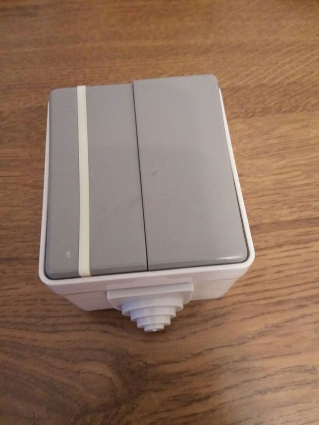 Doble conmutador estanco GE. Nuevos