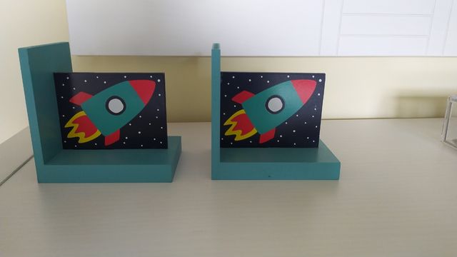 Sujeta libros infantiles