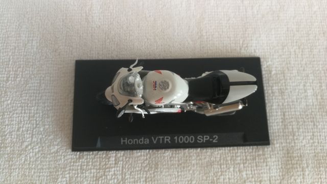 Honda VTR 1000 SP2 a escala 1/24