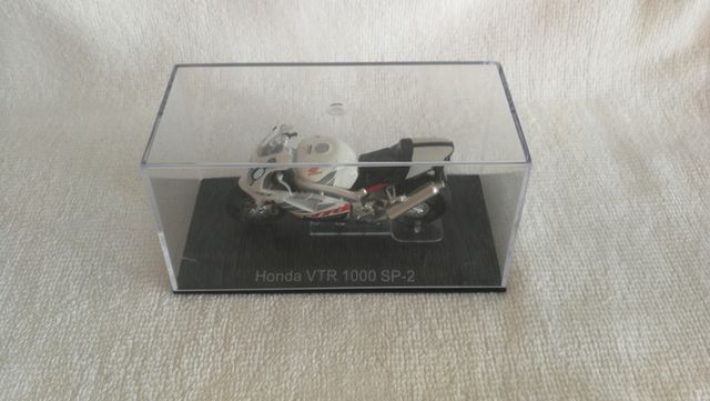 Honda VTR 1000 SP2 a escala 1/24