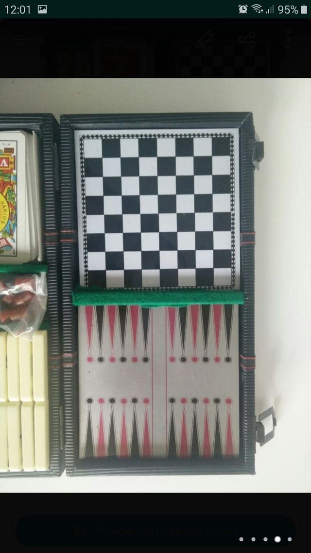 juegos de ajedrez  en su estuche