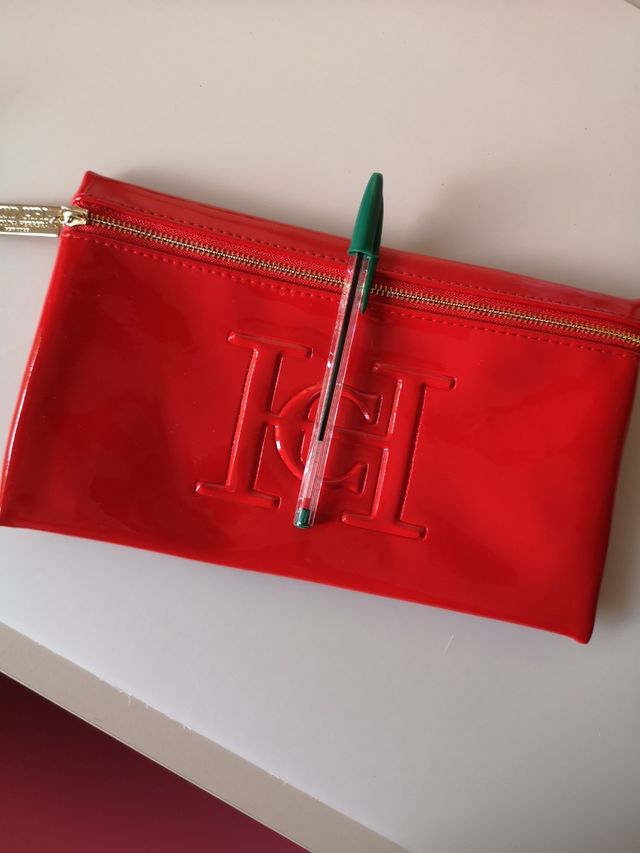 neceser carolina herrera