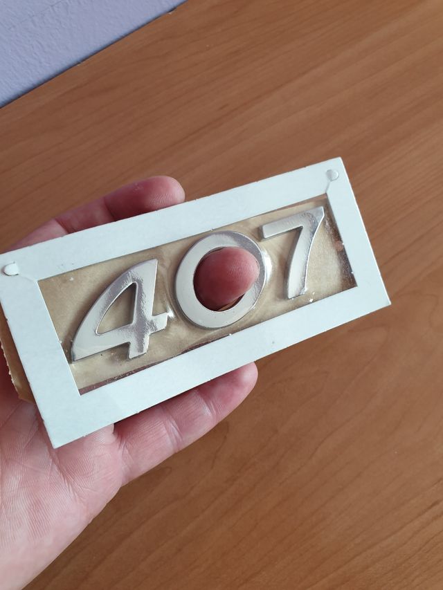 número del peugeot 407 en el maletero