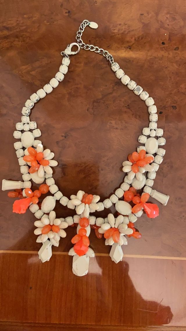 LOTE 7 COLLARES (ZARA, STRADIVARIUS)