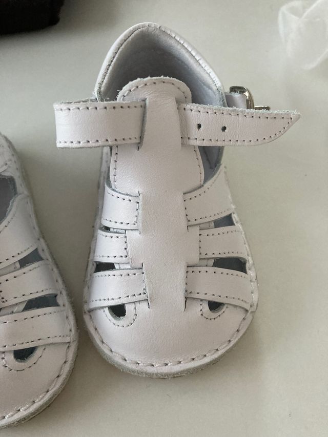 Sandalias unisex talla 19 NUEVAS