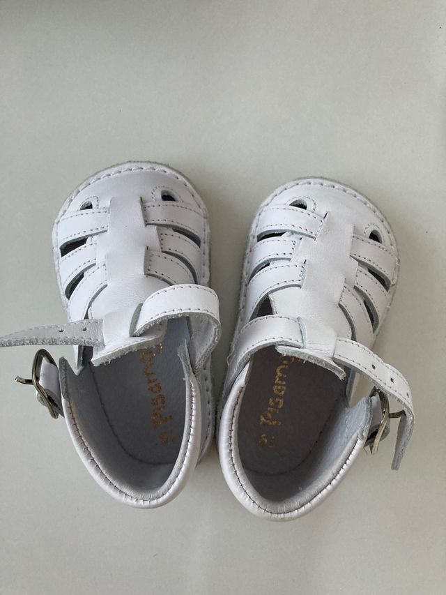 Sandalias unisex talla 19 NUEVAS