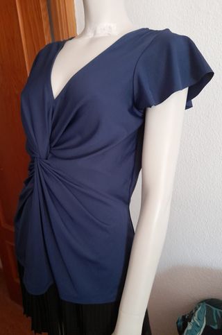 Blusa marca Elogy del corte ingles talla 38 de segunda mano por 12 EUR en  San Fernando de Henares en WALLAPOP