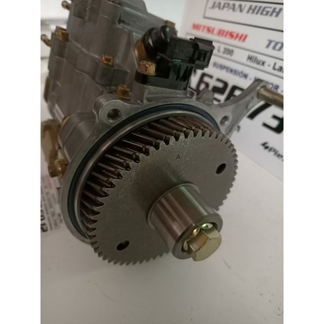 BOMBA INYECTORA.. MITSUBISHI 3.2 DID V60