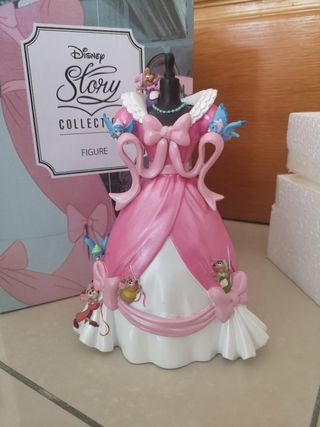Figura vestido rosa cenicienta japon disney de segunda mano por 180 EUR en  Palma de Mallorca en WALLAPOP