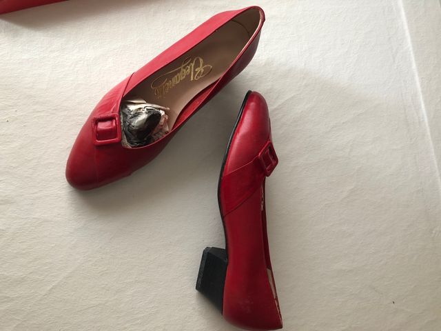 Zapatos salón rojos